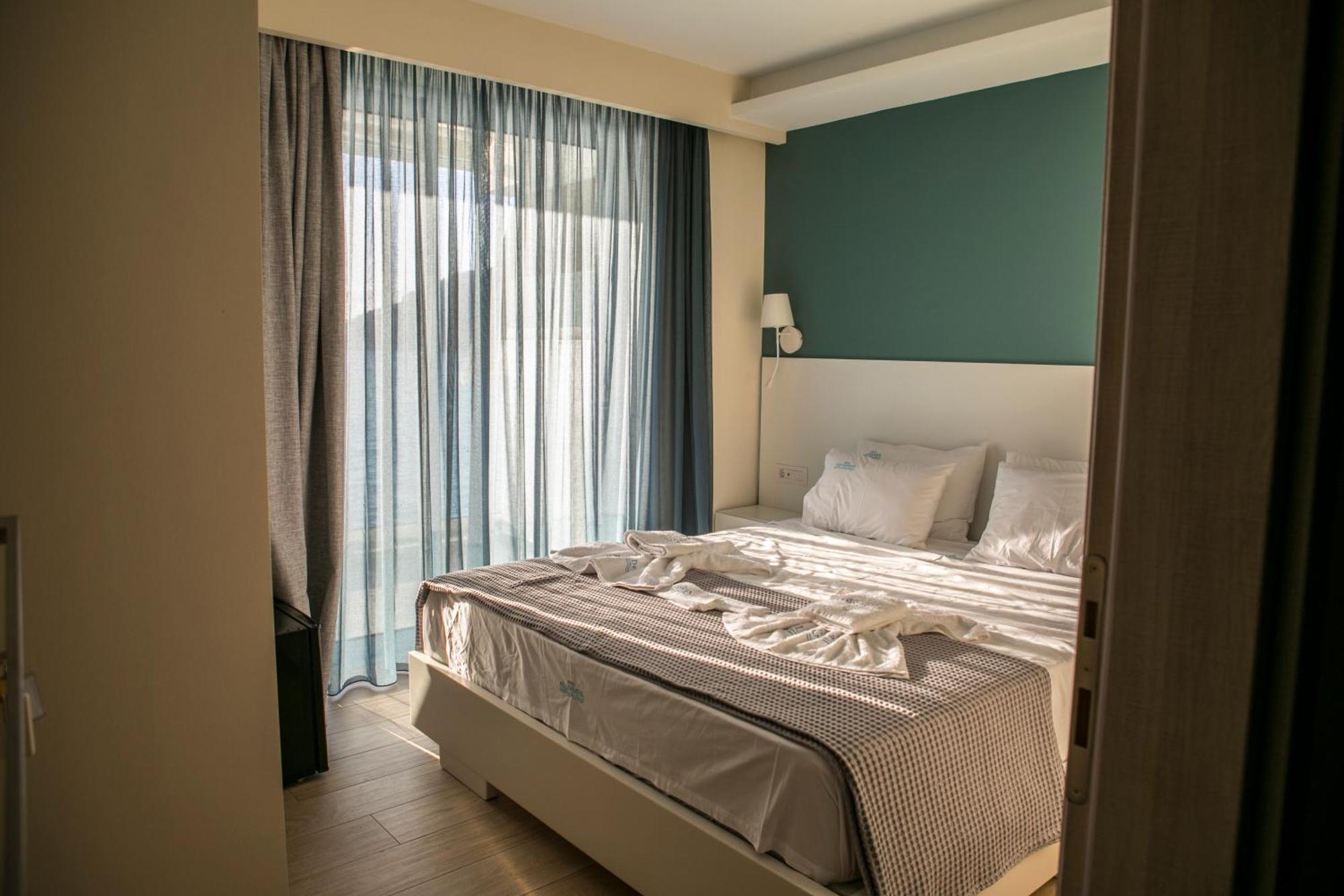 Hotel Alexander Митикас Экстерьер фото
